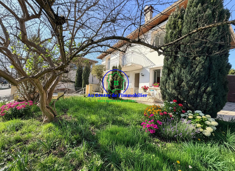 Maison traditionnelle - 153 m² - 5 pièces