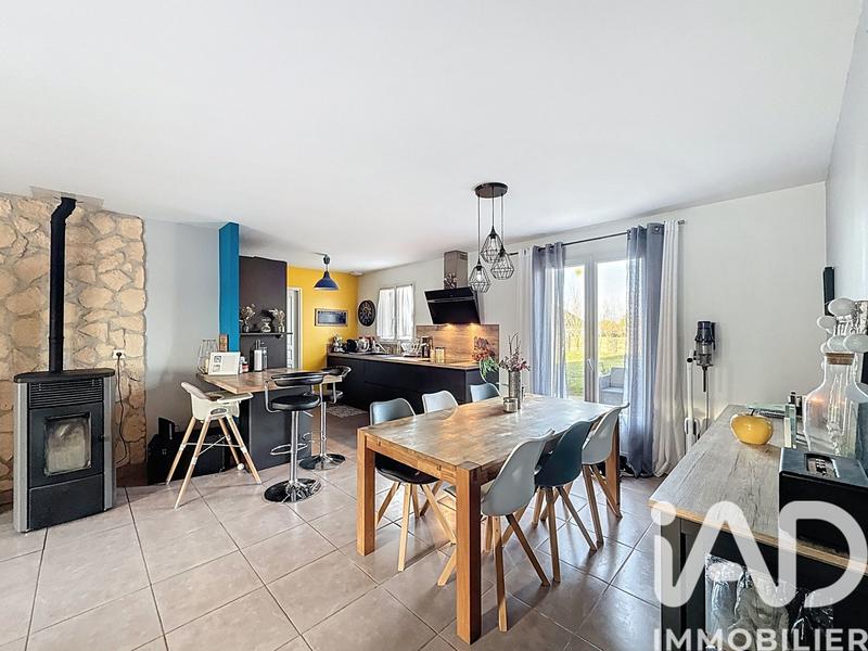 Maison - 93 m² - 5 pièces