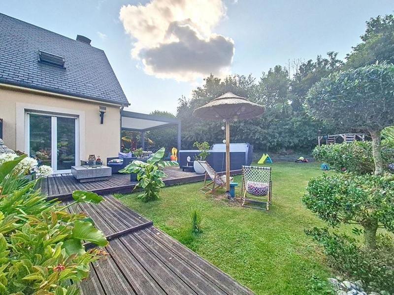 Maison - 182 m² - 8 pièces