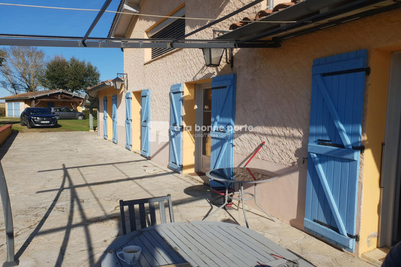 Maison - 273 m² - 6 pièces