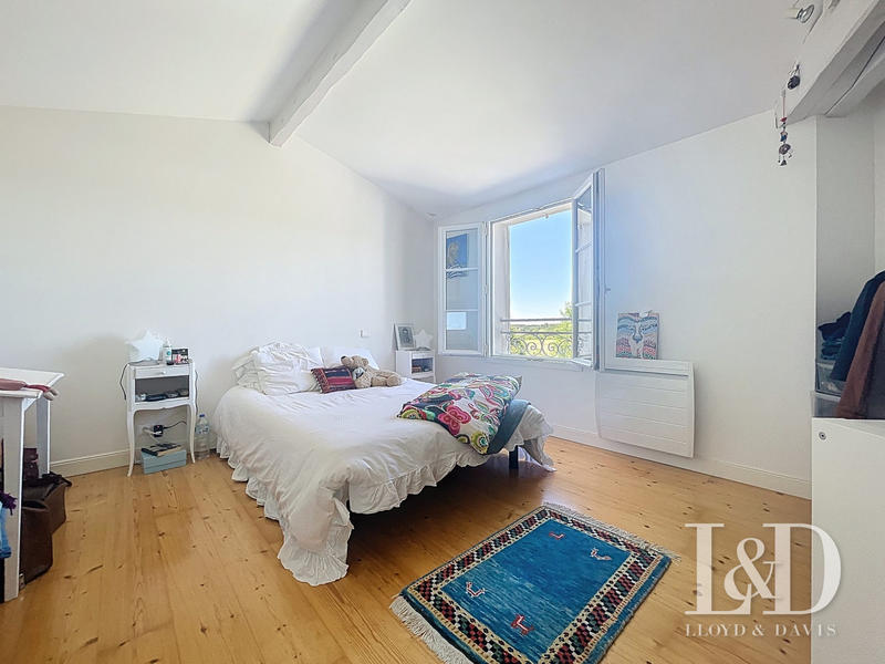 Maison - 203 m² - 6 pièces