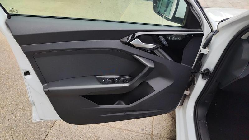 Audi A1 sportback 1 1.0 Tfsi 110 s-Tronic7 s - Automatique