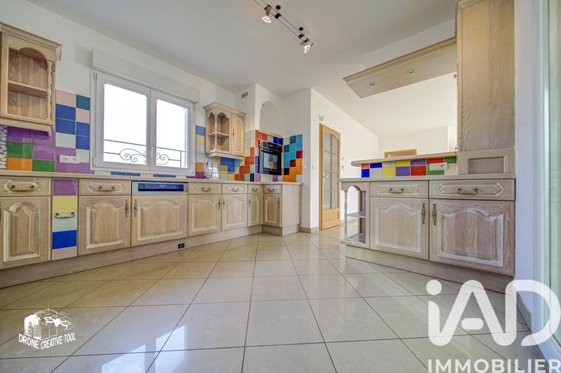 Maison - 267 m² - 9 pièces