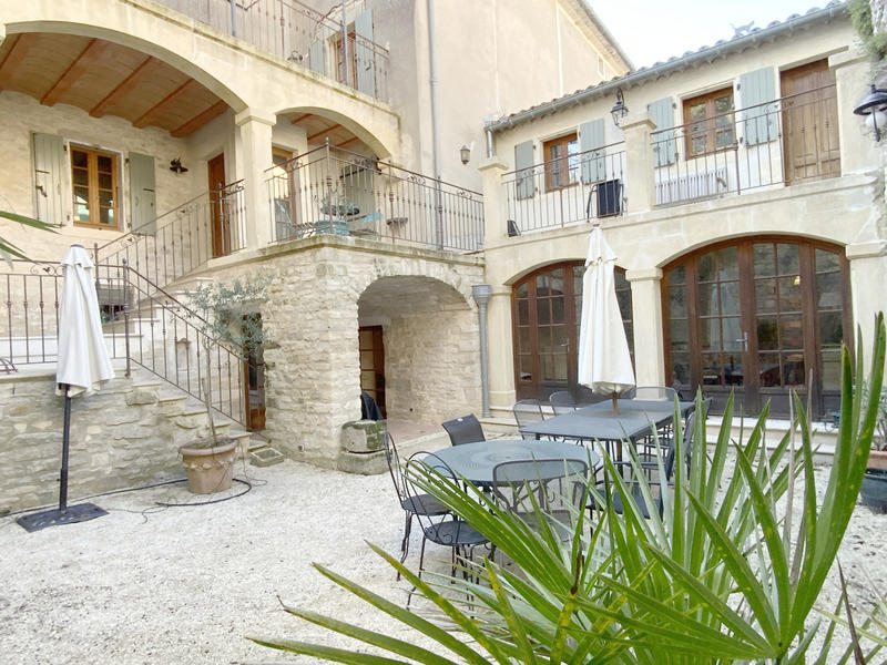 Maison - 250 m² - 7 pièces