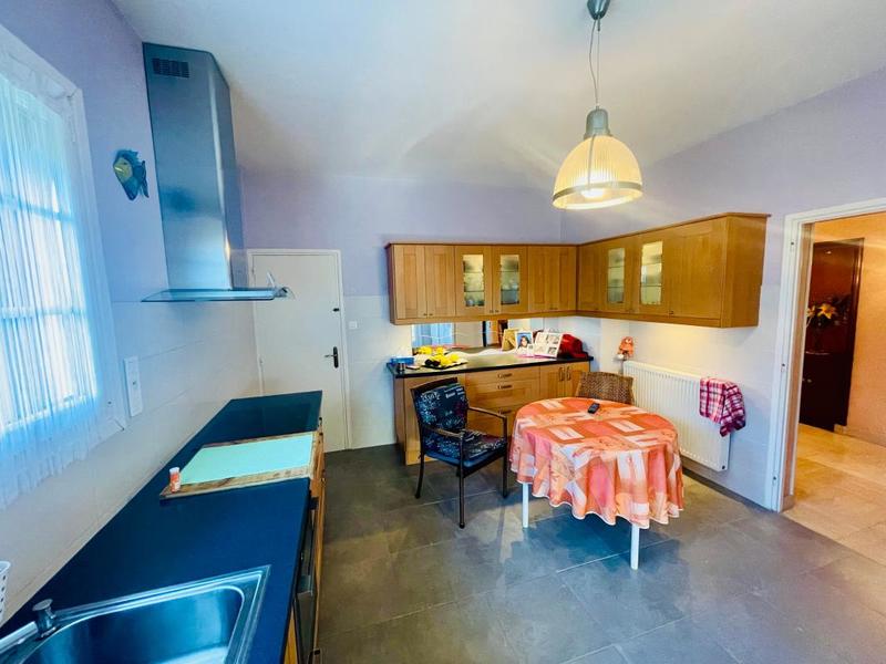 Maison - 240 m² - 5 pièces