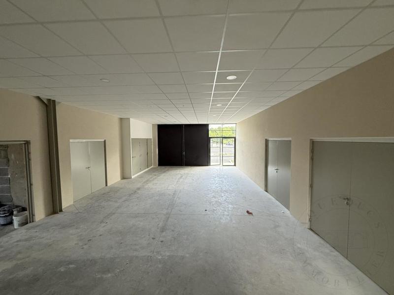 Local d'activité / Entrepôt - 118 m² - 1 pièce