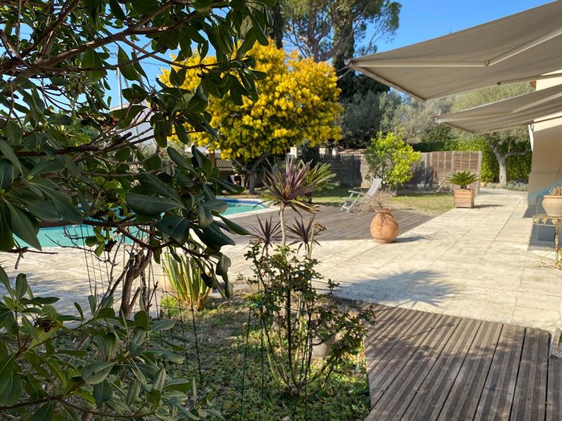 Villa - 200 m² - 6 pièces