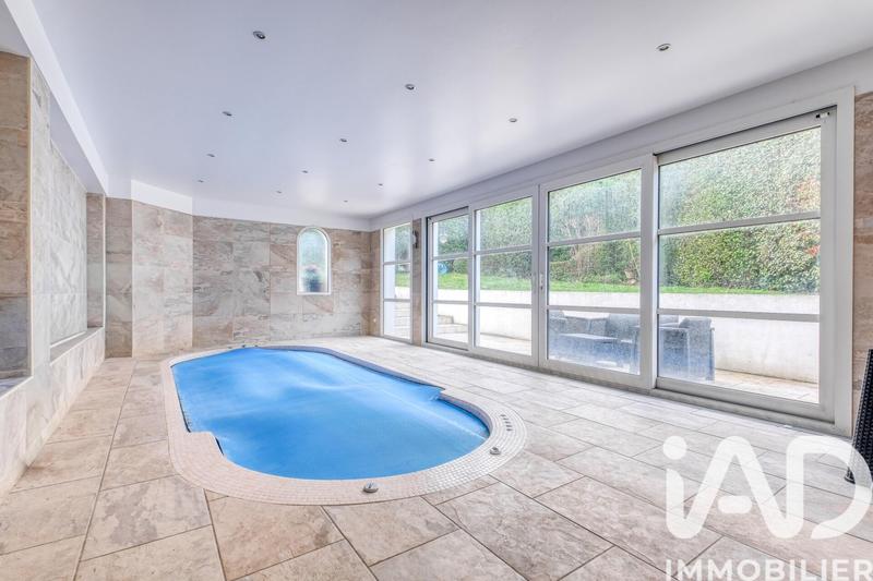 Maison - 250 m² - 7 pièces