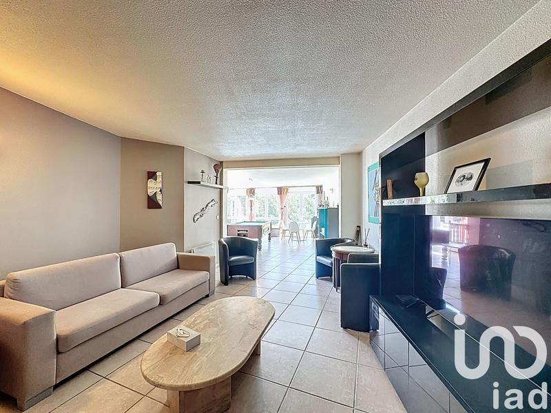 Maison - 234 m² - 8 pièces