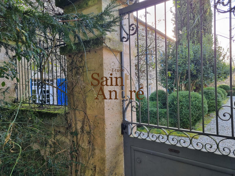 Maison - 365 m² - 7 pièces