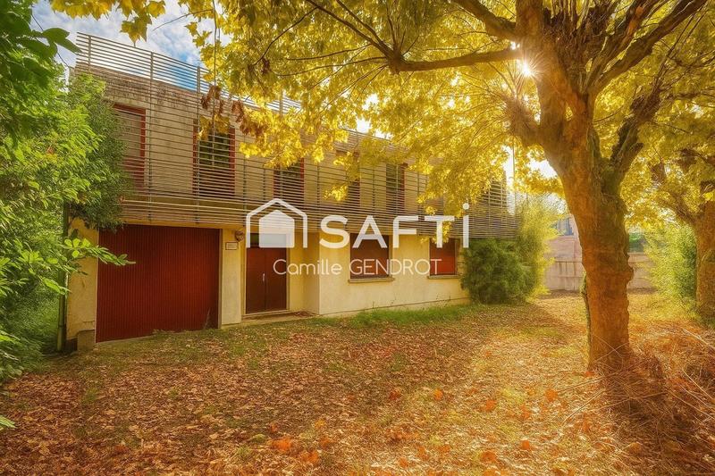 Maison - 312 m² - 7 pièces