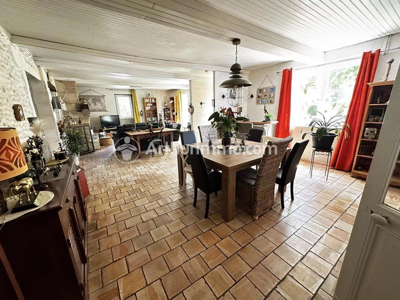 Maison - 210 m² - 6 pièces