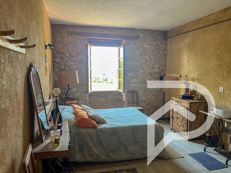 Maison - 228 m² - 7 pièces