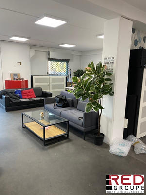 Local commercial - 101 m²