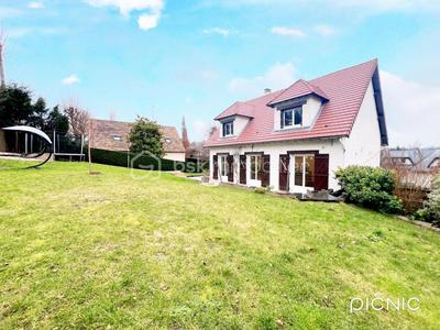 Maison traditionnelle - 147 m² - 6 pièces