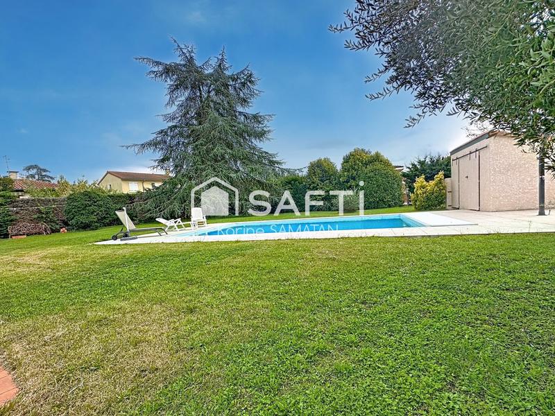 Maison - 216 m² - 6 pièces