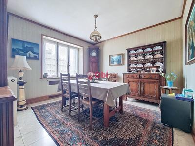 Maison - 157 m² - 8 pièces