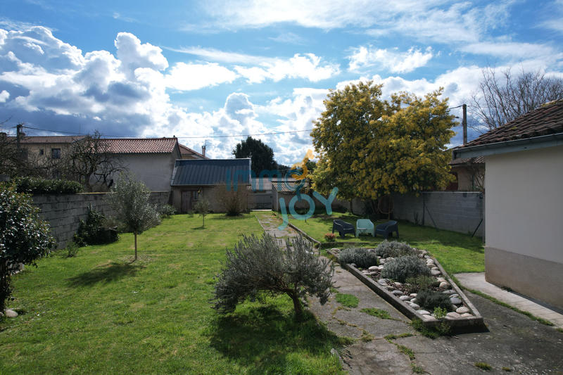 Maison - 212 m² - 8 pièces