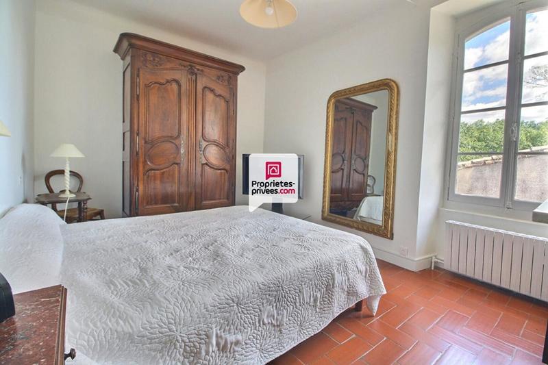 Maison - 220 m² - 8 pièces