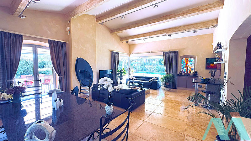 Maison - 160 m² - 5 pièces