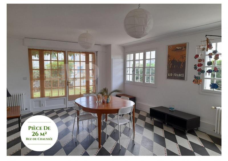 Villa - 231 m² - 9 pièces