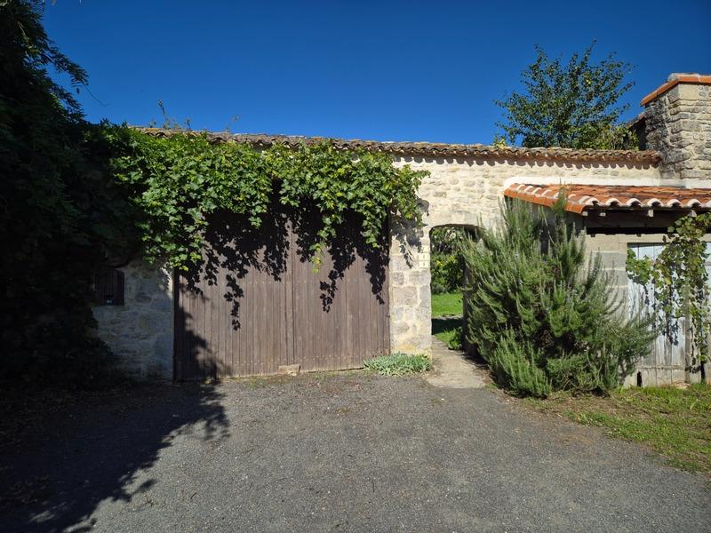 Corps de ferme - 340 m² - 16 pièces