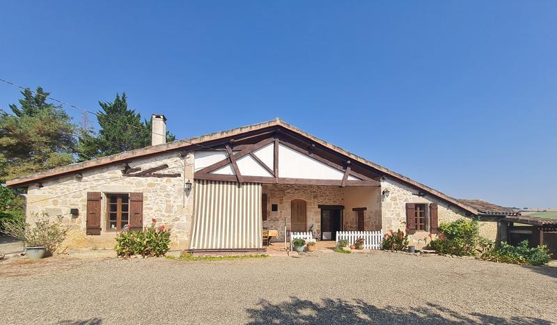 Maison - 204 m² - 7 pièces