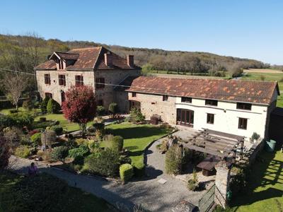 Maison de domaine équestre - 425 m² - 12 pièces