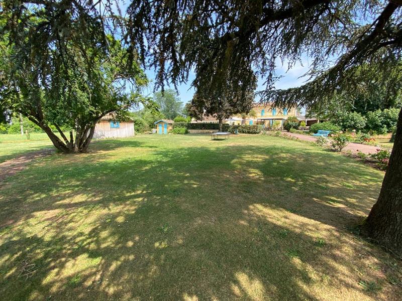 Maison - 420 m² - 10 pièces