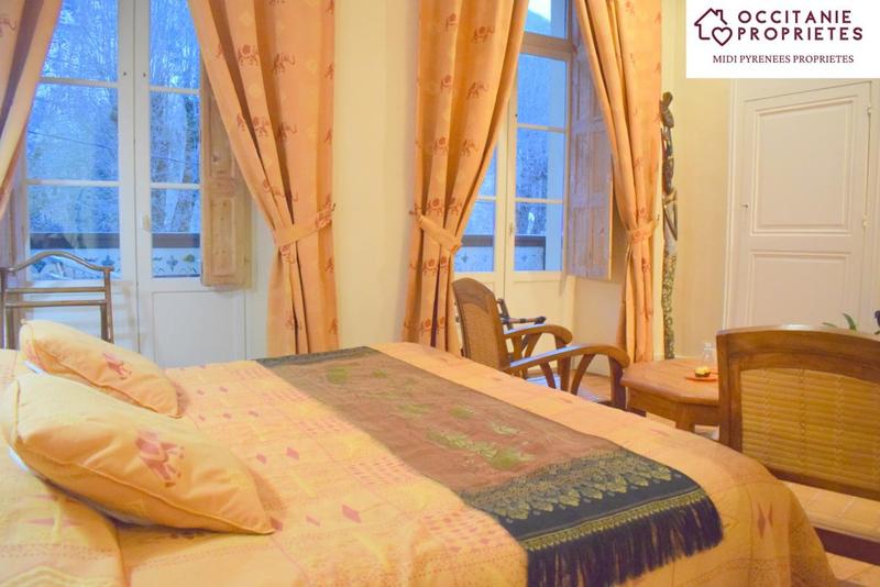 Propriété - 284 m² - 10 pièces