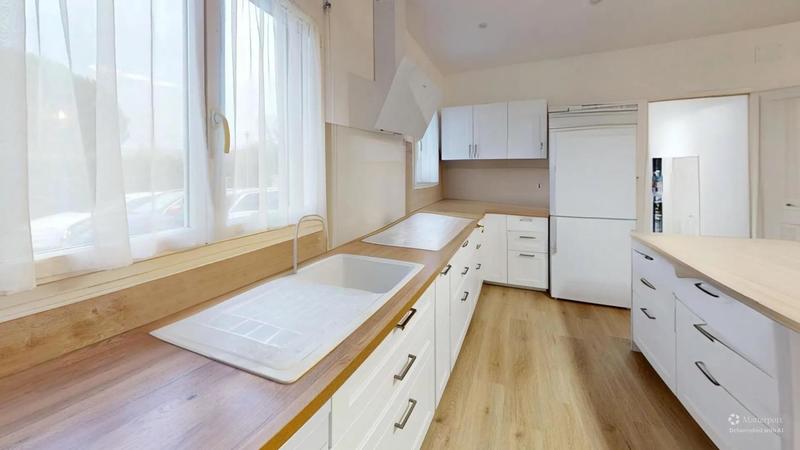 Propriété - 132 m² - 6 pièces