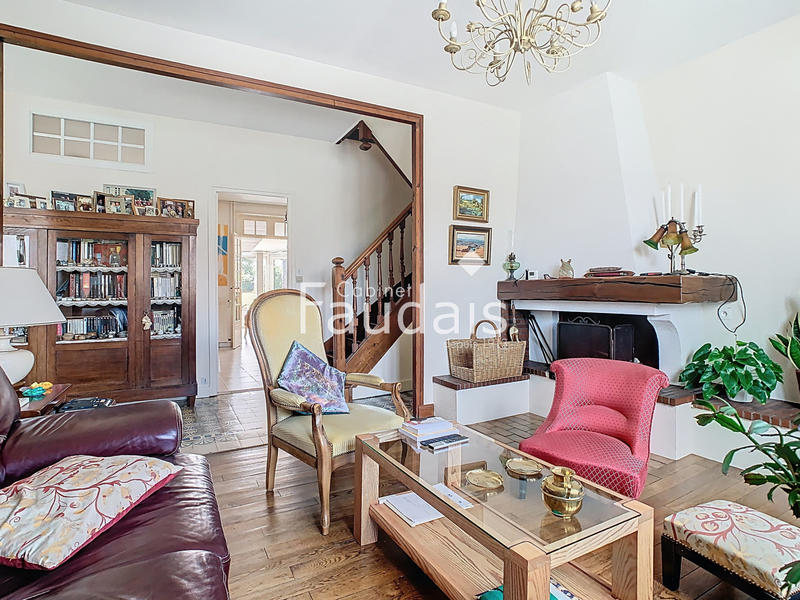 Maison - 168 m² - 7 pièces