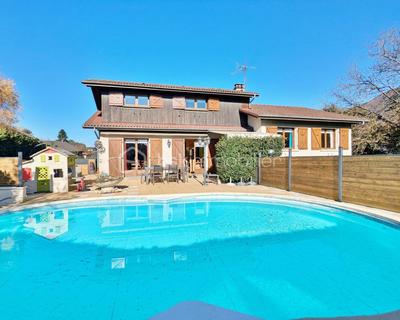 Maison traditionnelle - 143 m² - 5 pièces