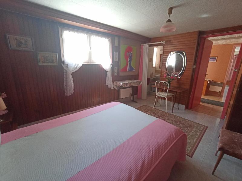 Maison - 211 m² - 16 pièces