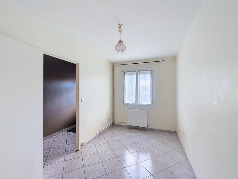 Maison - 94 m² - 5 pièces