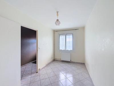 Maison - 94 m² - 5 pièces