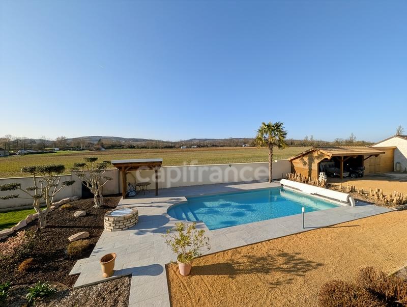 Maison - 184 m² - 9 pièces