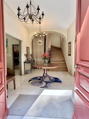 Demeure - 641 m² - 17 pièces