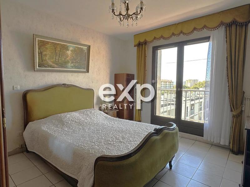 Appartement - 92 m² - 4 pièces