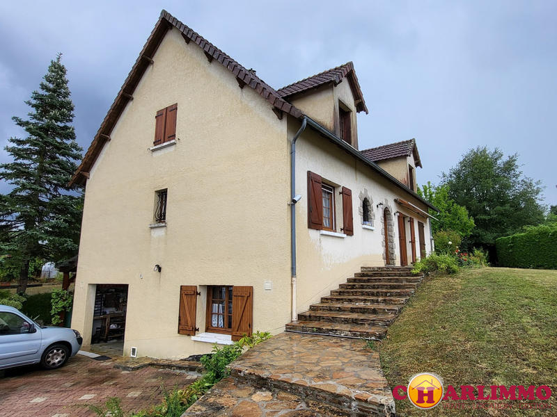 Maison traditionnelle - 181 m² - 6 pièces