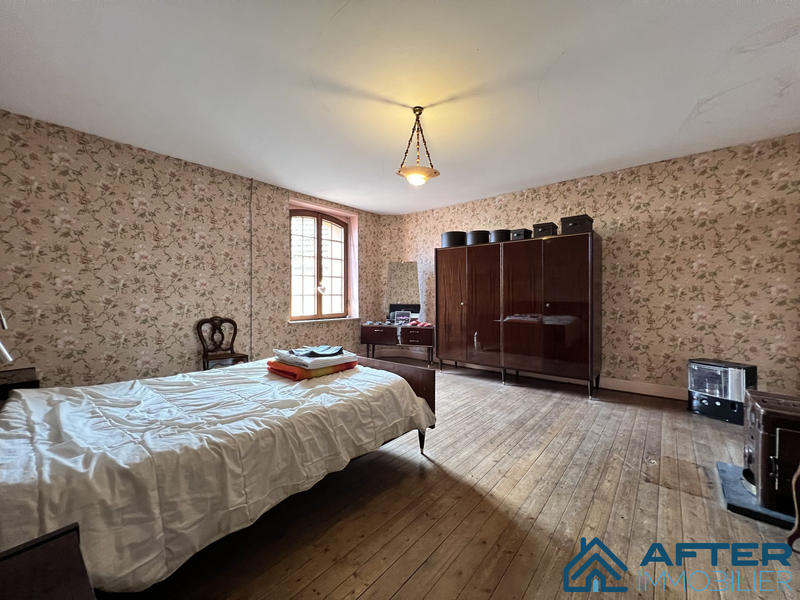 Maison - 201 m² - 7 pièces