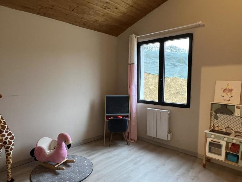 Propriété - 95 m² - 5 pièces