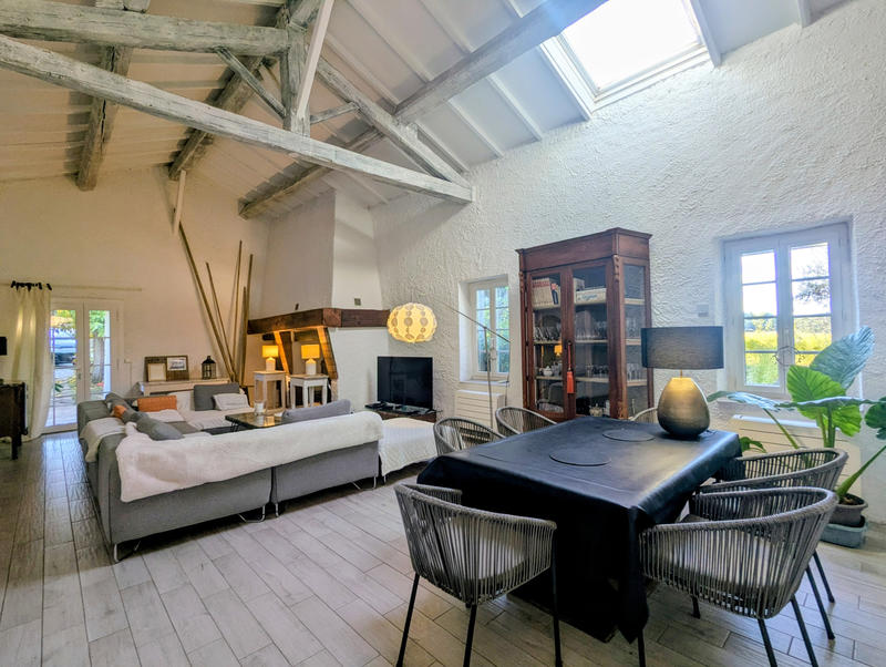 Propriété - 252 m² - 12 pièces