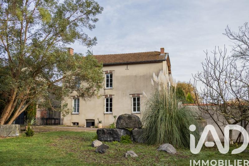 Maison - 247 m² - 8 pièces