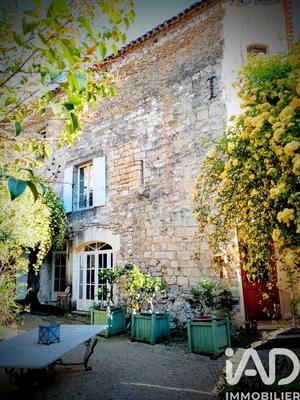 Maison - 322 m² - 9 pièces