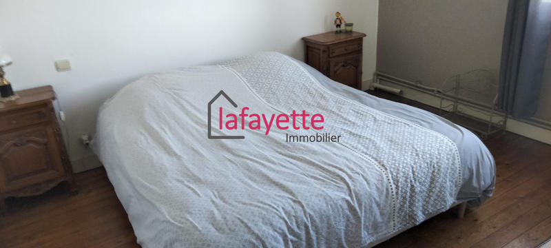 Maison traditionnelle - 250 m² - 10 pièces