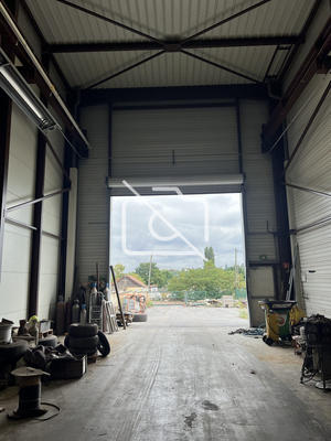 Entrepôt - 1 668 m²