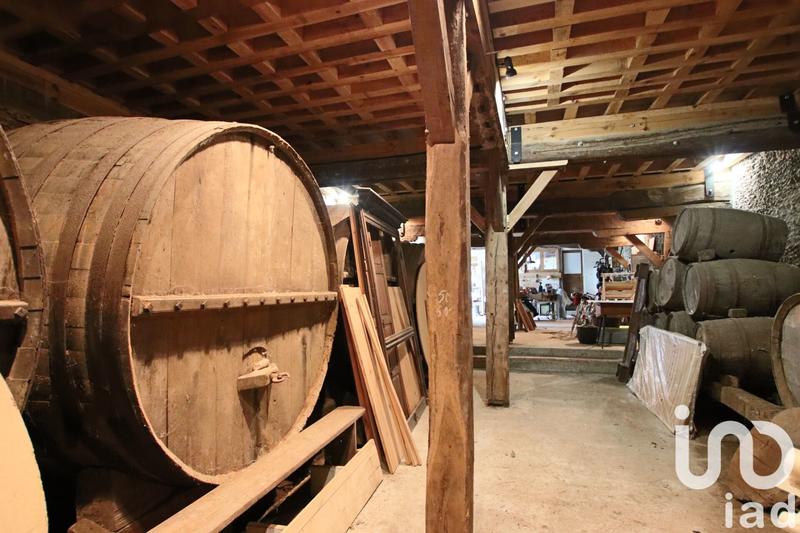 Maison - 411 m² - 9 pièces