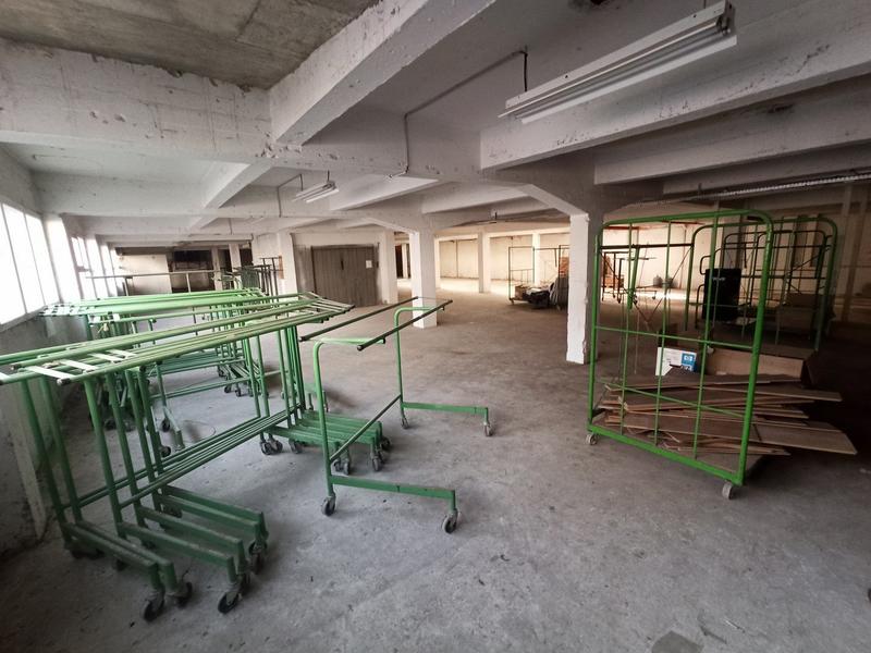 Local commercial - 615 m²