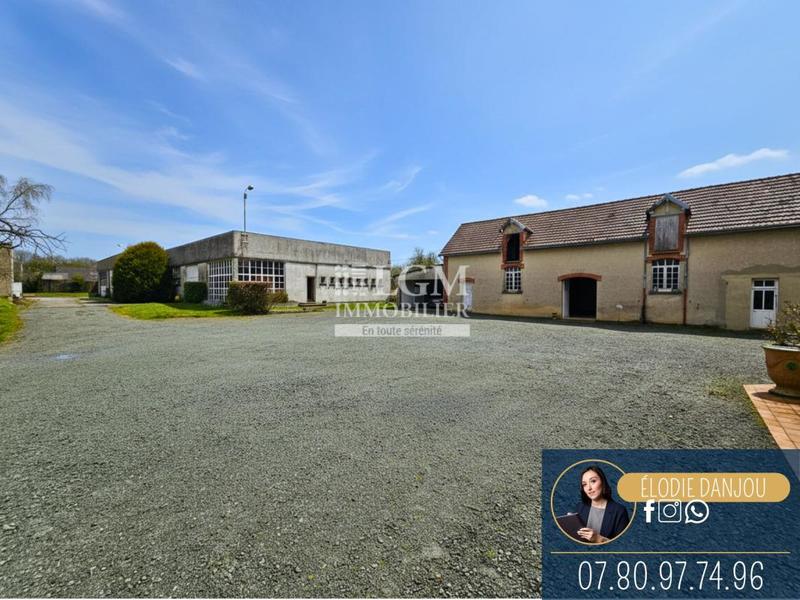 Propriété - 285 m² - 9 pièces